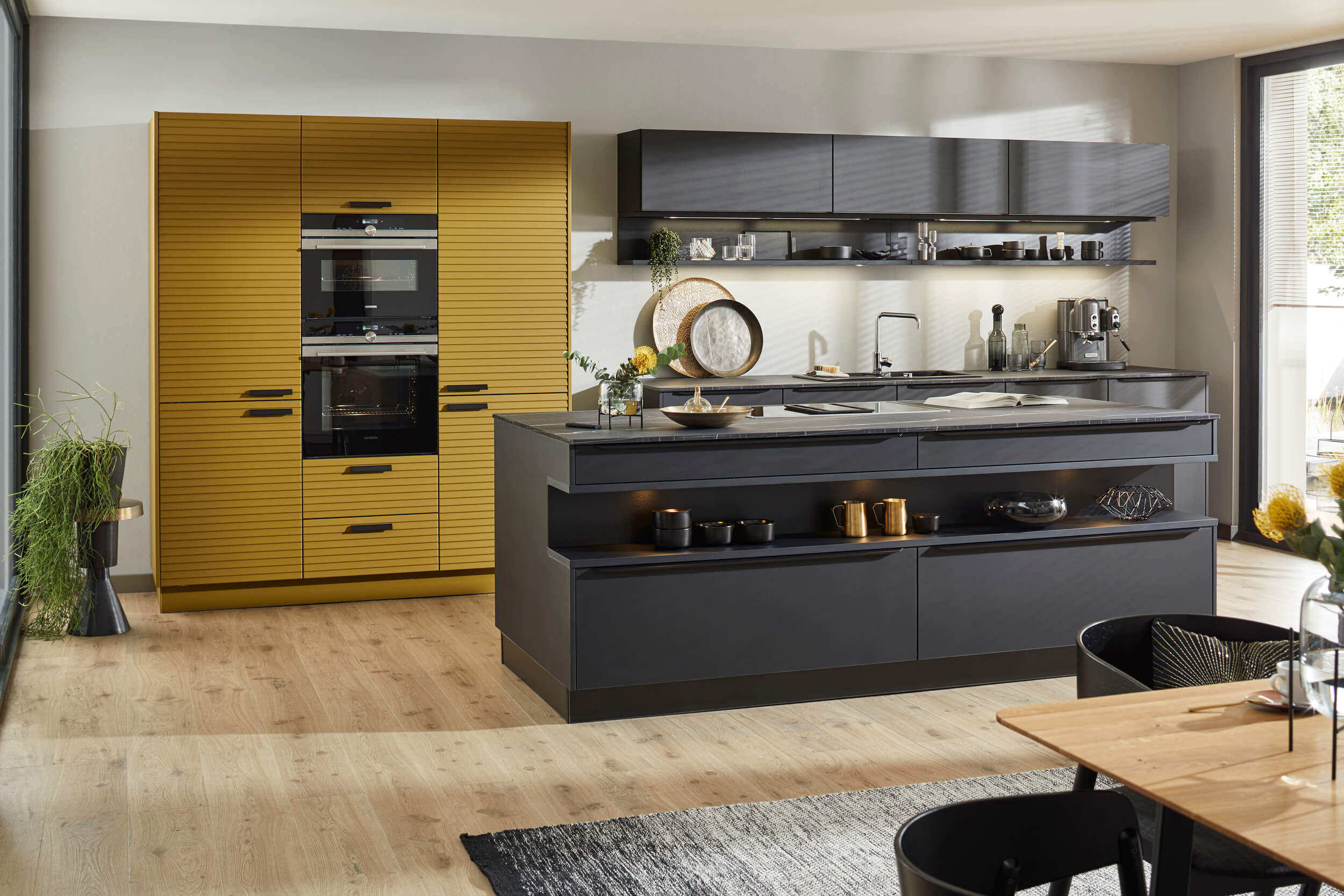 Küchenstudio Oberle Küche dunkelgrau gelb
